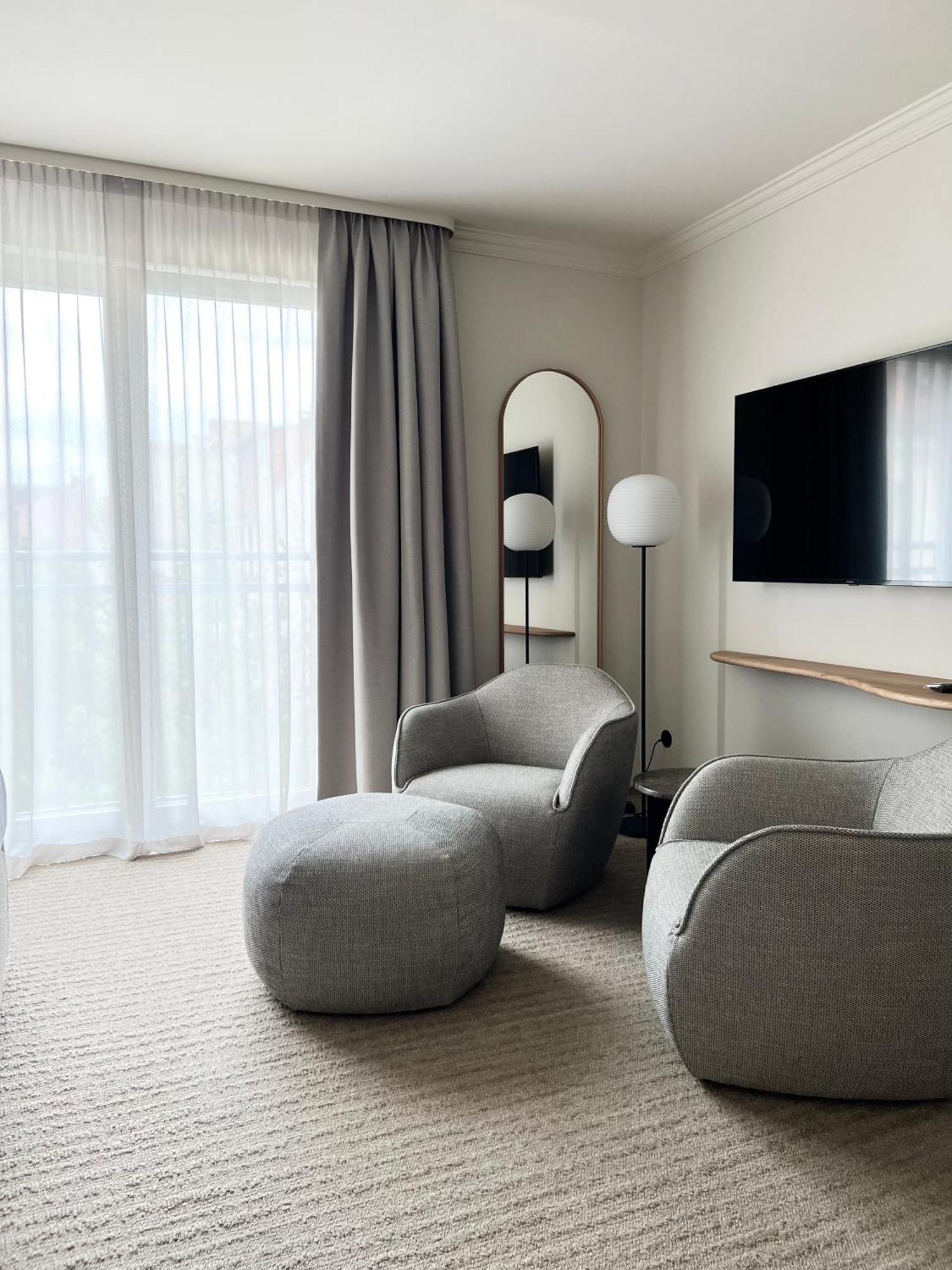 Hotel Adelante Boutique 4*